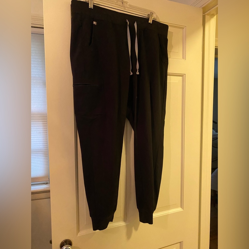 Figs Jogger Scrubs